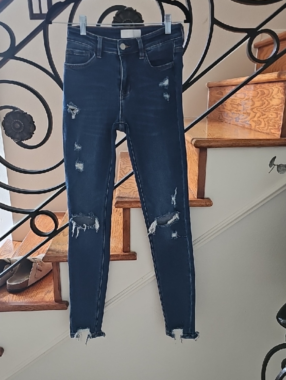 High-Rise Dark Blue‎ Distressed Skinny Jeans